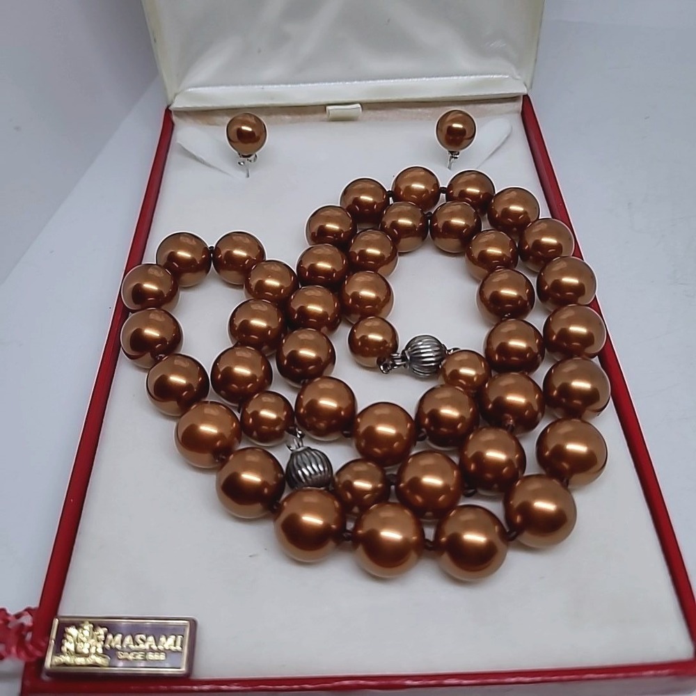 Masami Necklace Mother of Pearl Set Chocolate 925 Sterling Silver Studs